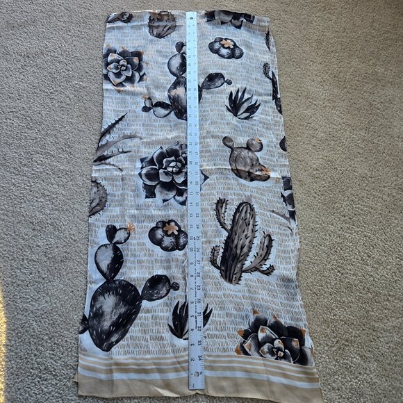 Max Studio 100% silk cactus scarf - Picture 7 of 9